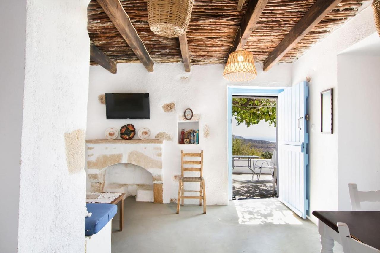 Vatha Traditional Cottage With A View Menetaí Exteriör bild